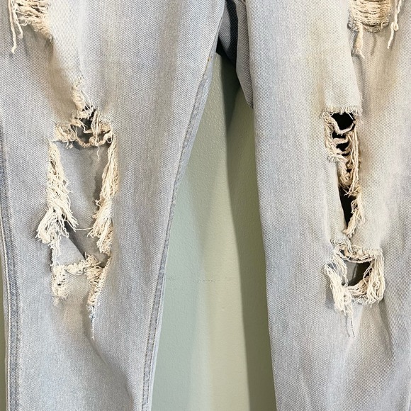 HOLLISTER Women's Blue Distressed Low-Rise Cropped Boyfriend Denim Jeans Size 15 - Picture 8 of 10